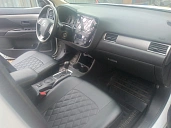Mitsubishi Outlander, 2015г., передний привод, вариатор