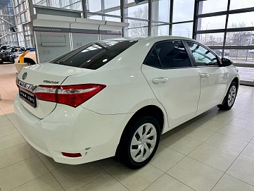 Toyota Corolla, 2014г, передний привод, вариатор