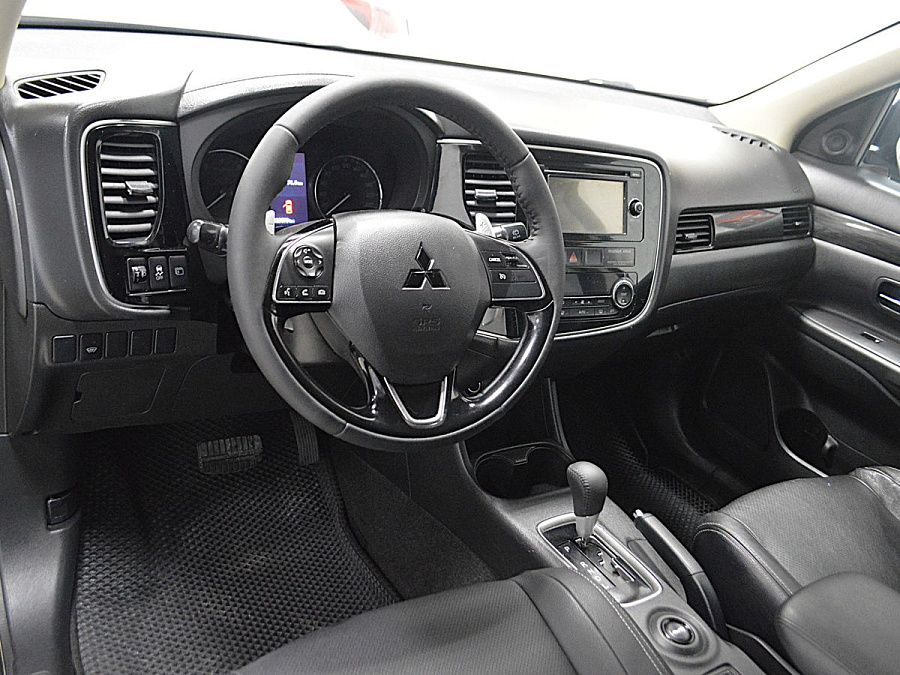 Mitsubishi Outlander, 2016г., полный привод, вариатор