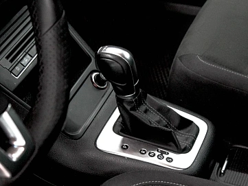 Volkswagen Tiguan, 2016г, передний привод, робот