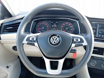 Volkswagen Jetta, 2019г, передний привод, автомат