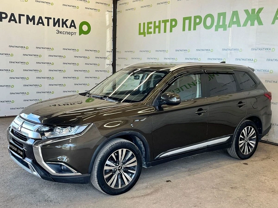 Mitsubishi Outlander, 2020г., передний привод, вариатор