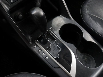 Hyundai Tucson, 2011г, передний привод, автомат