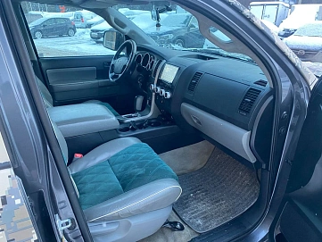 Toyota Sequoia, 2010г, полный привод, автомат