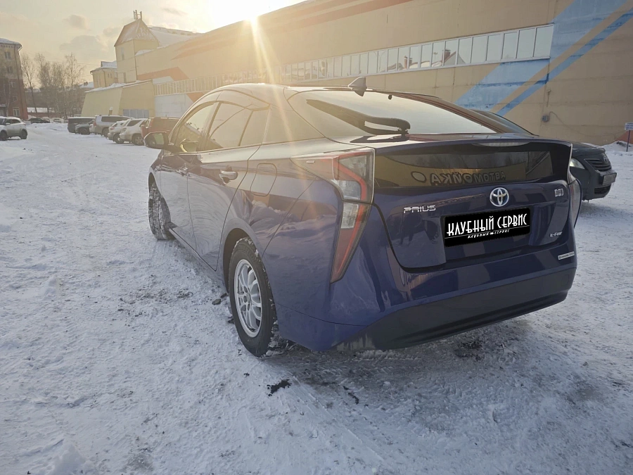 Toyota Prius, 2016г., полный привод, автомат