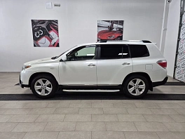 Toyota Highlander, 2011г, полный привод, автомат