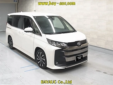 Toyota Noah, 2022г, полный привод, вариатор