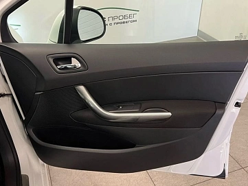 Peugeot 308, 2012г, передний привод, автомат