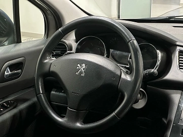 Peugeot 3008, 2014г, передний привод, робот