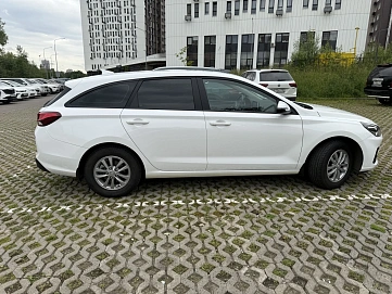 Hyundai i30, 2022г, передний привод, автомат