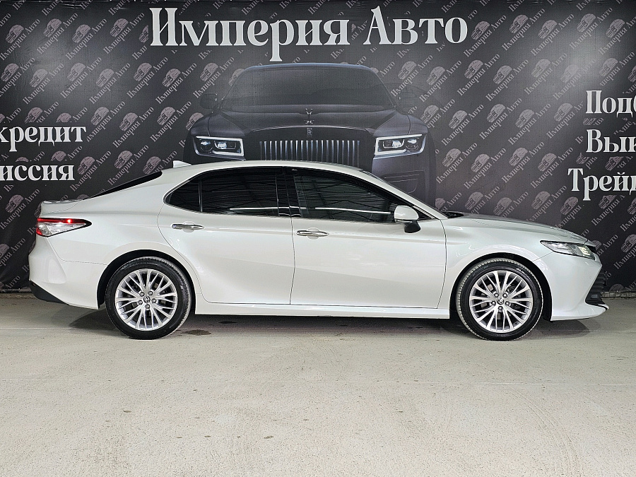 Toyota Camry, 2020г., передний привод, автомат