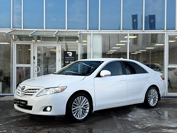 Toyota Camry, 2010г, передний привод, автомат