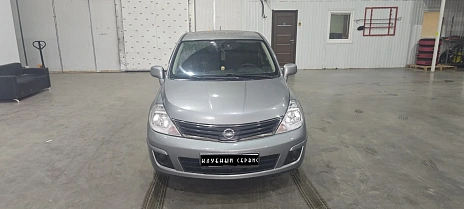 Nissan Tiida, 2011г, передний привод, автомат