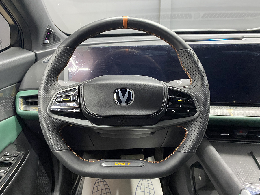 Changan UNI-T, 2023г., передний привод, робот