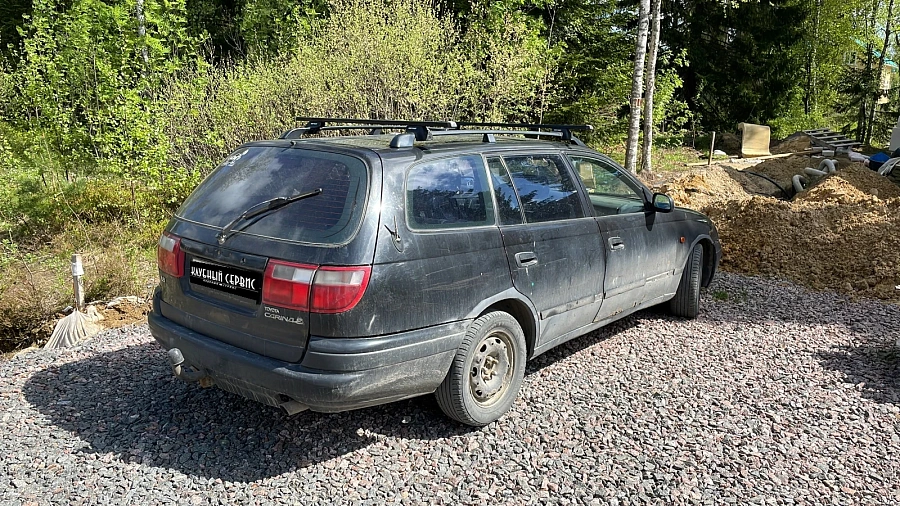 Toyota Carina, 1996г., передний привод, автомат