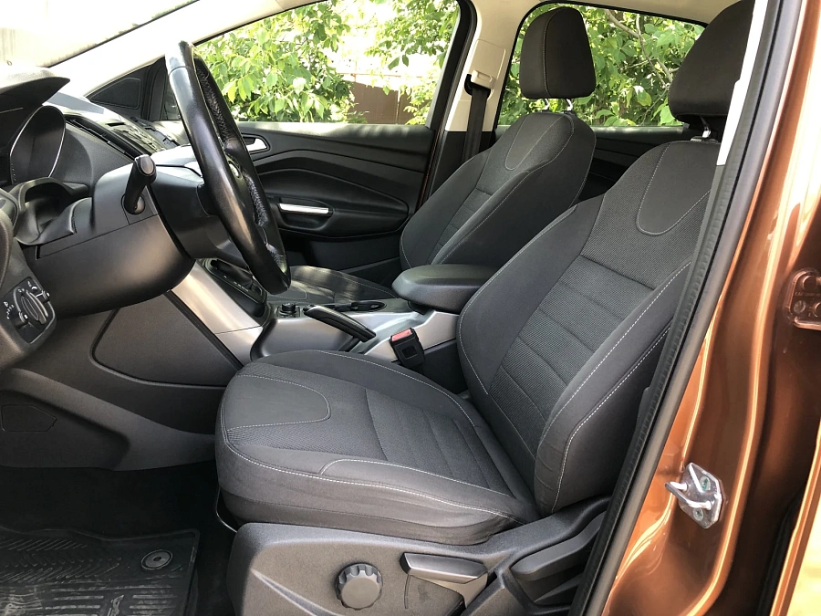 Ford Kuga, 2015г., передний привод, автомат