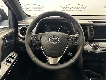 Toyota RAV4, 2018г, передний привод, автомат