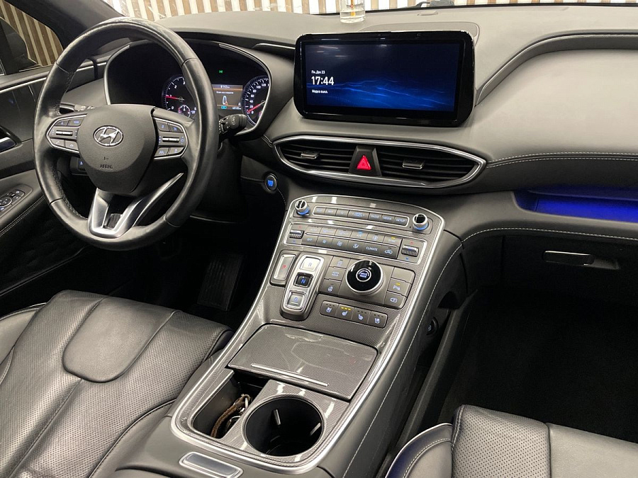 Hyundai Santa Fe, 2020г., полный привод, робот