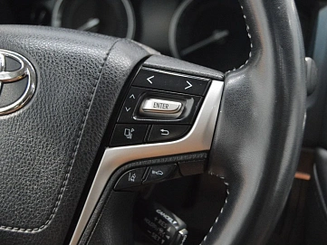 Toyota Land Cruiser, 2017г, полный привод, автомат