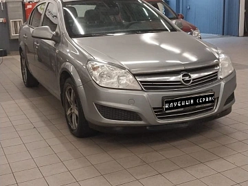 Opel Astra, 2012г, передний привод, механика
