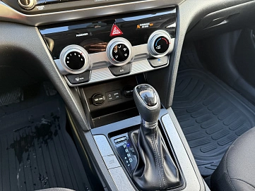 Hyundai Elantra, 2019г, передний привод, автомат