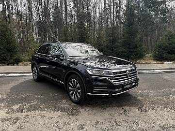 Volkswagen Touareg, 2021г, полный привод, автомат