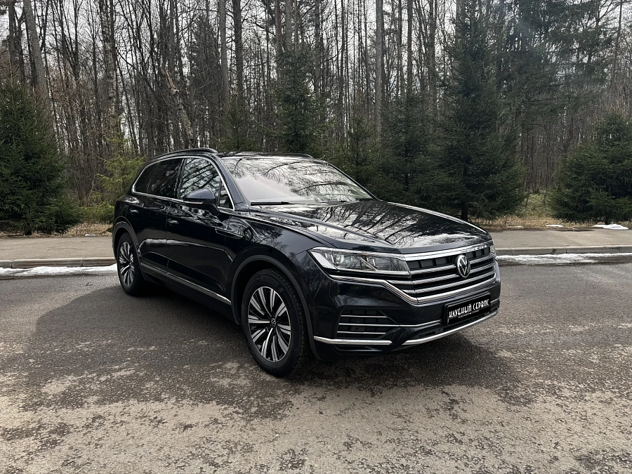 Volkswagen Touareg, 2021г., полный привод, автомат