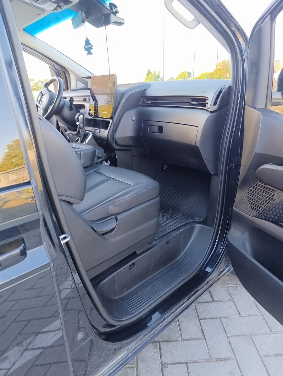Hyundai Staria, 2021г., полный привод, автомат