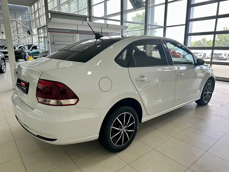 Volkswagen Polo, 2019г., передний привод, автомат