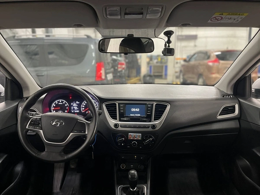 Hyundai Solaris, 2021г., передний привод, механика