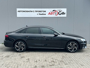 Audi A4, 2021г, передний привод, робот