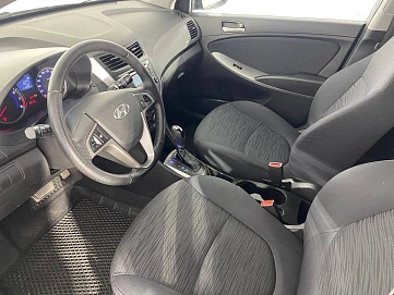 Hyundai Solaris, 2015г., передний привод, автомат