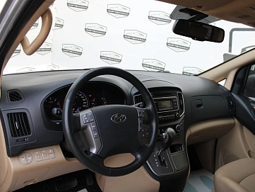 Hyundai , 2018г., задний привод, автомат