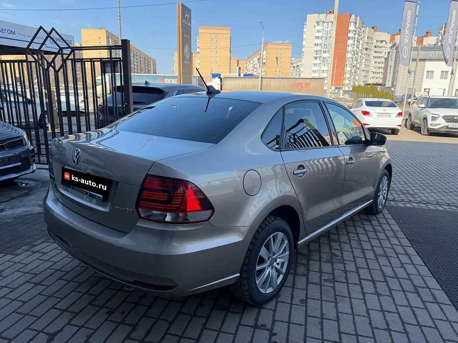 Volkswagen Polo, 2017г., передний привод, механика