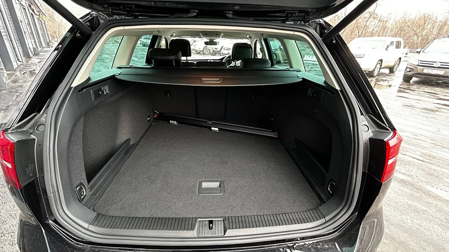 Volkswagen Passat, 2017г., передний привод, робот