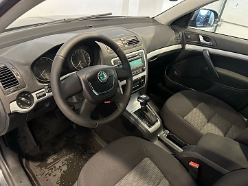 Skoda Octavia, 2011г, передний привод, автомат