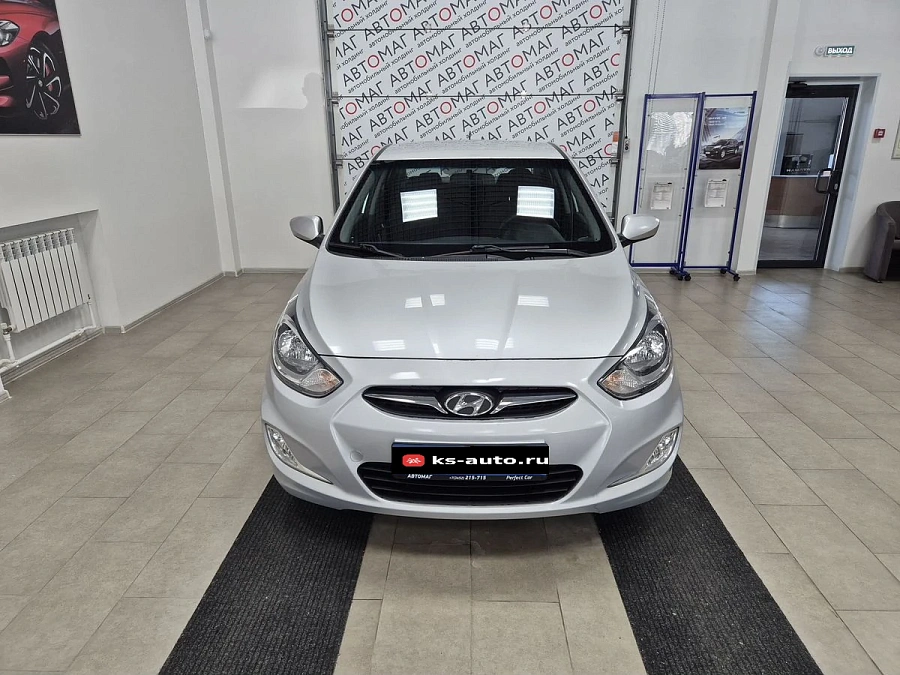 Hyundai Solaris, 2013г., передний привод, автомат