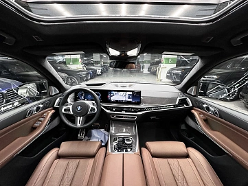 BMW X7, 2023г, полный привод, автомат