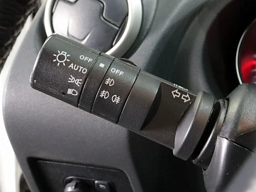 Nissan , 2012г., передний привод, механика