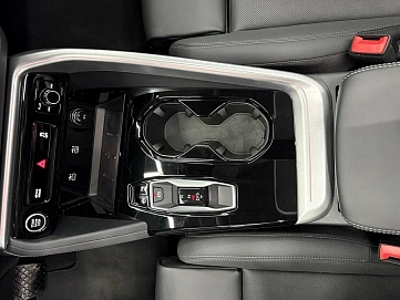 Audi Q5, 2025г, полный привод, робот