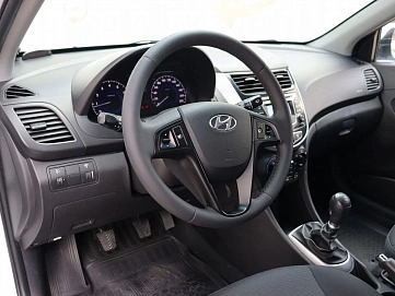 Hyundai Solaris, 2013г, передний привод, механика