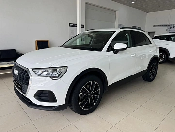 Audi Q3, 2020г, передний привод, робот