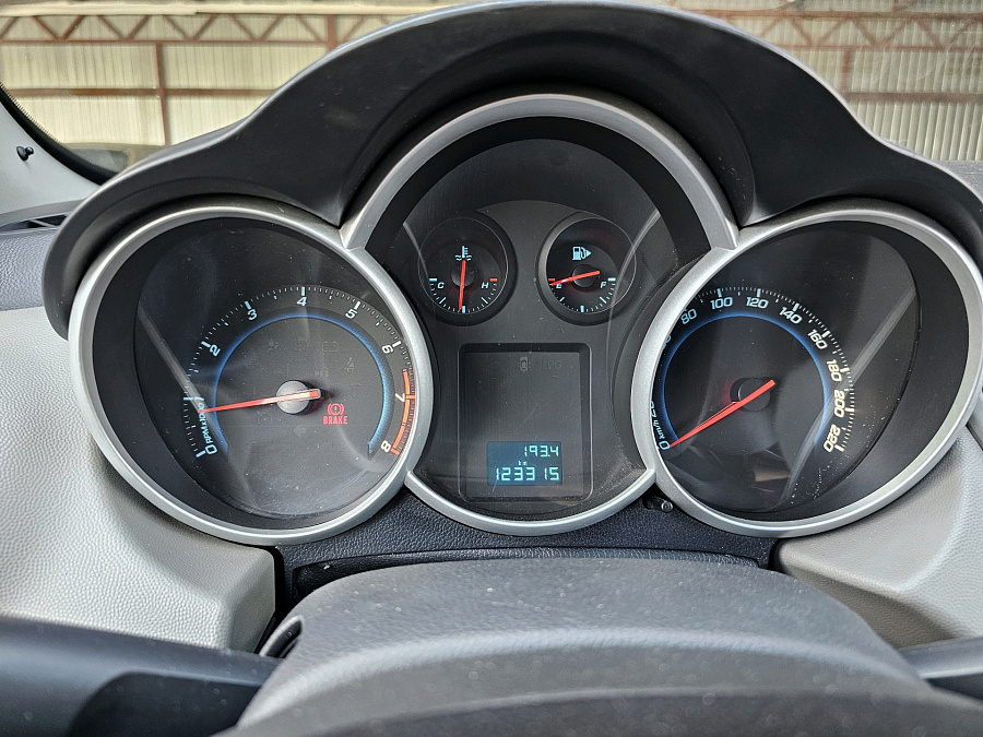 Chevrolet Cruze, 2011г., передний привод, механика
