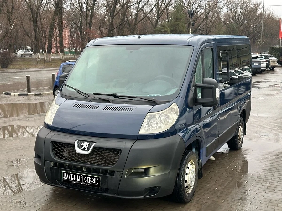 Peugeot , 2010г., передний привод, механика