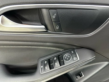 Mercedes-Benz , 2019г., полный привод, робот