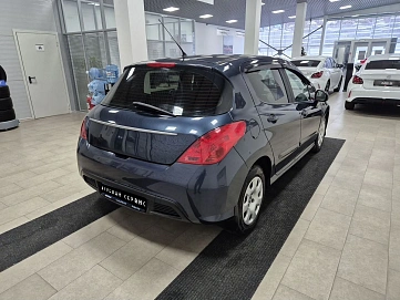 Peugeot 308, 2011г, передний привод, механика