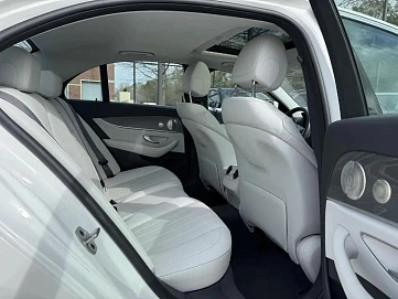 Mercedes-Benz E-Класс, 2022г, задний привод, автомат