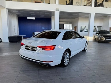 Audi A4, 2019г, передний привод, робот