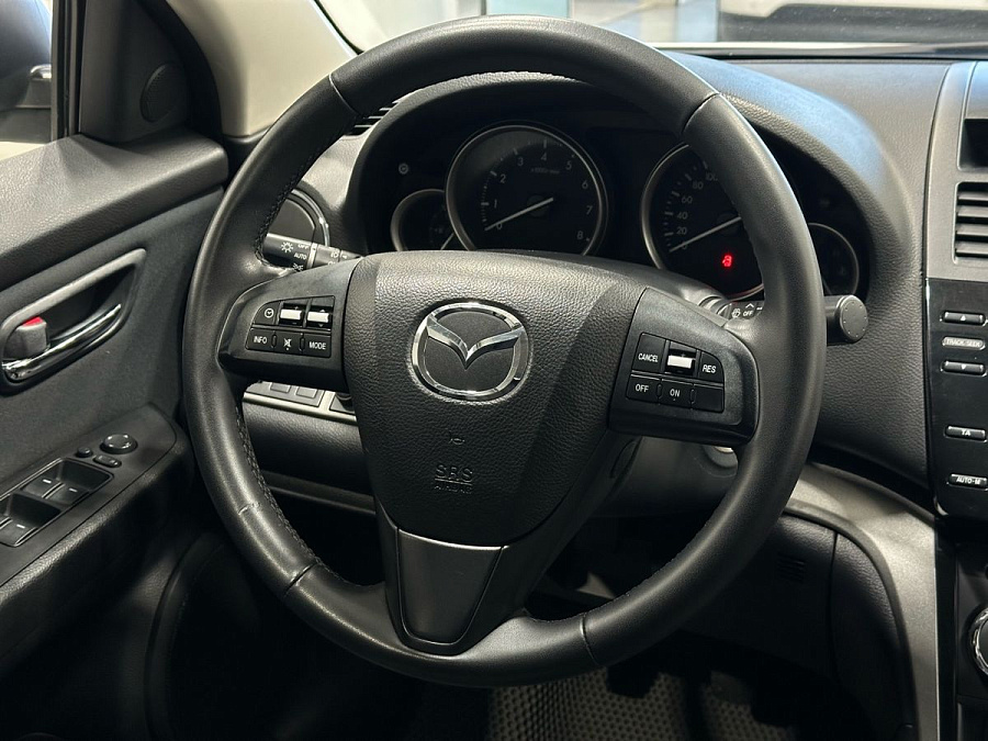 Mazda 6, 2010г., передний привод, механика