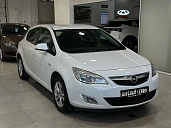 Opel Astra, 2012г., передний привод, механика